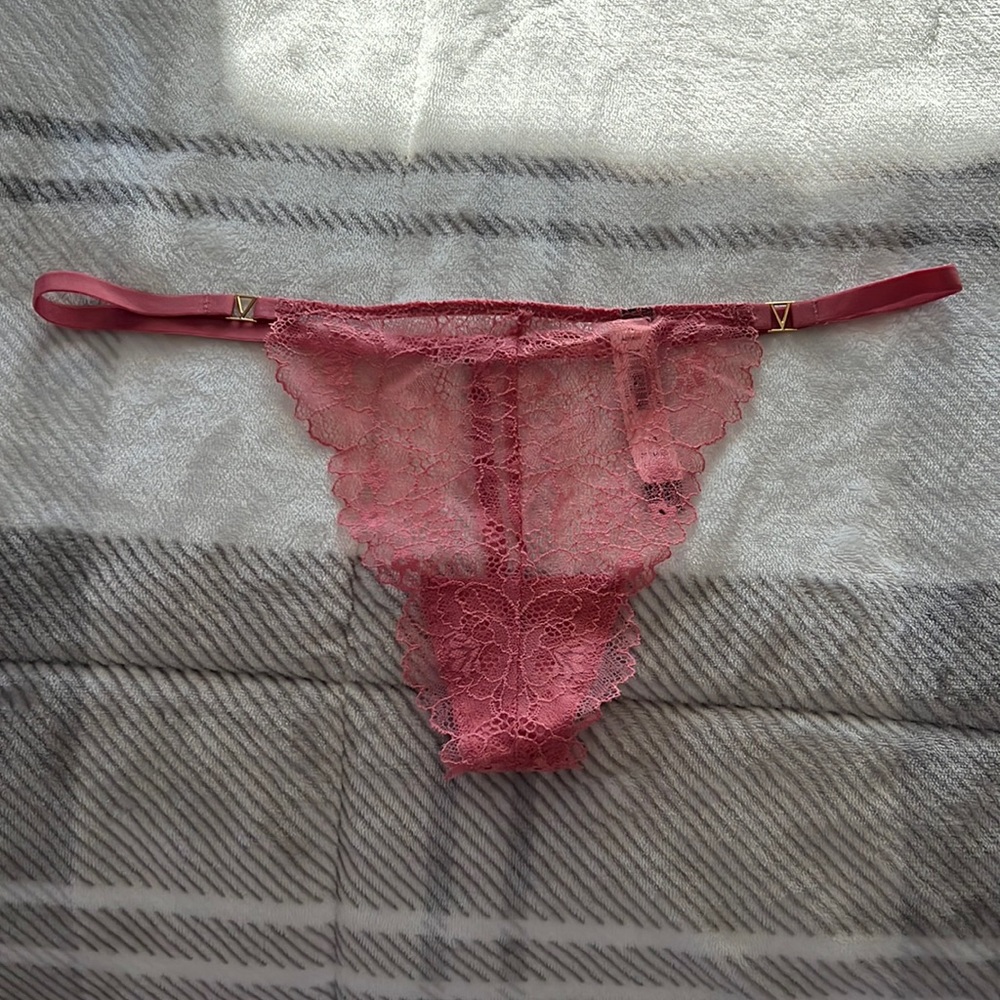VS thong size L NWT